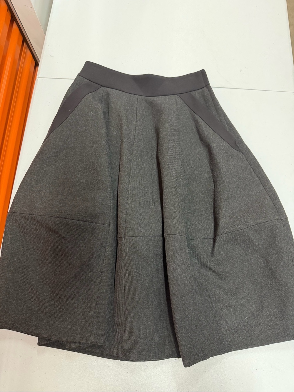 NWT H&M Charcoal Gray Flared Midi Skirt Size 8 Paneled Pocket Suit Skirt